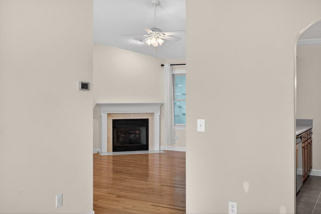 1151 DECCA DR