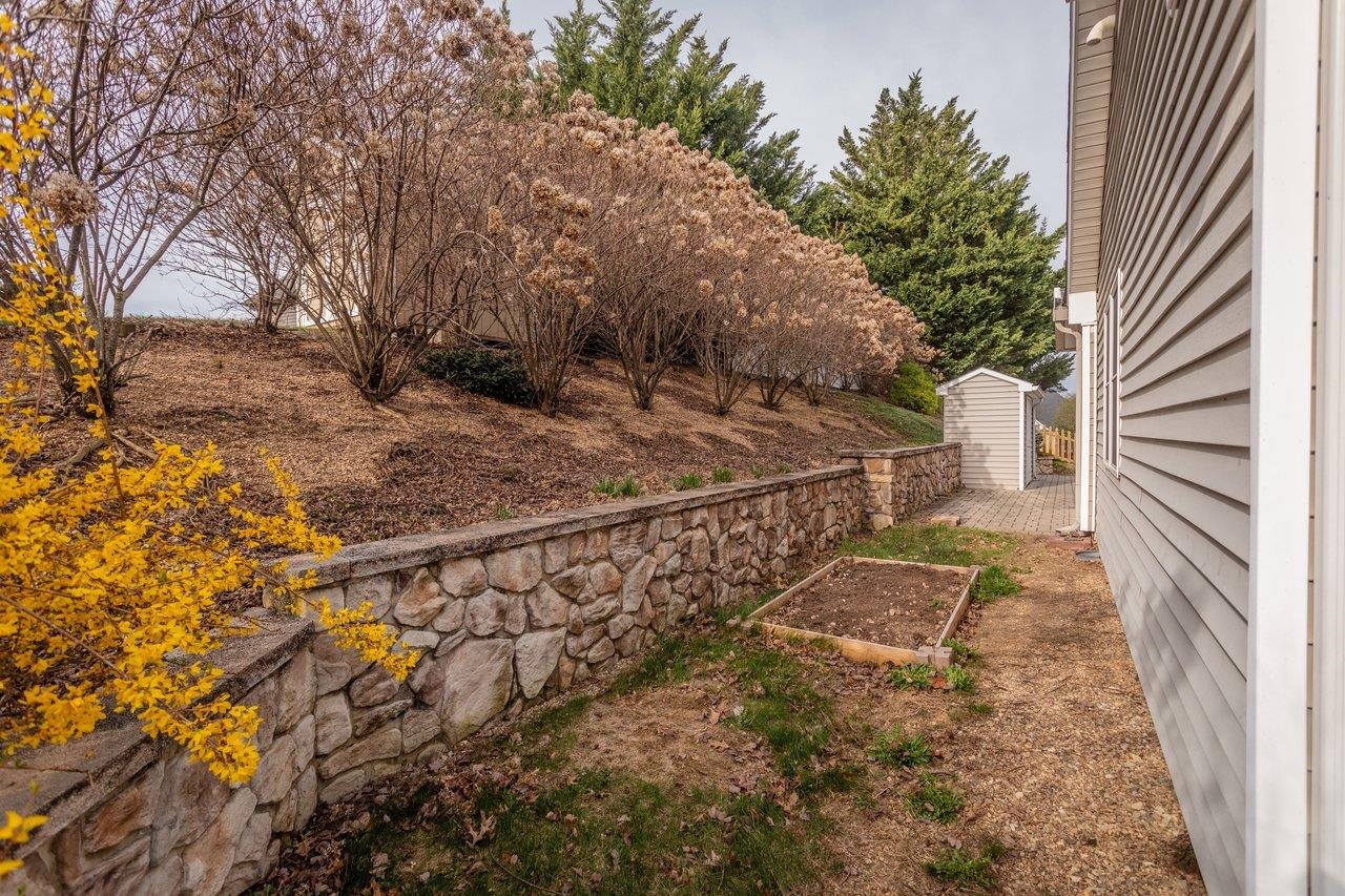 1151 DECCA DR