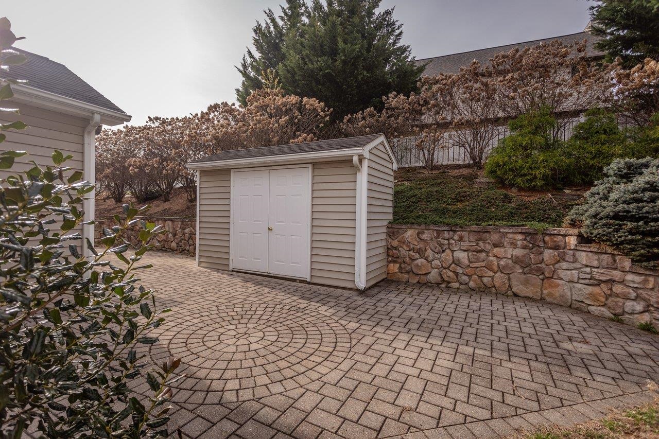 1151 DECCA DR