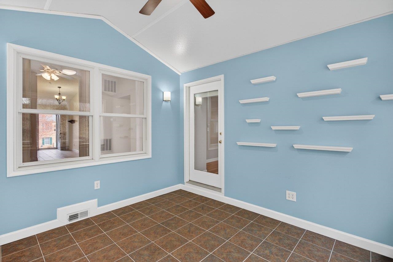 1151 DECCA DR