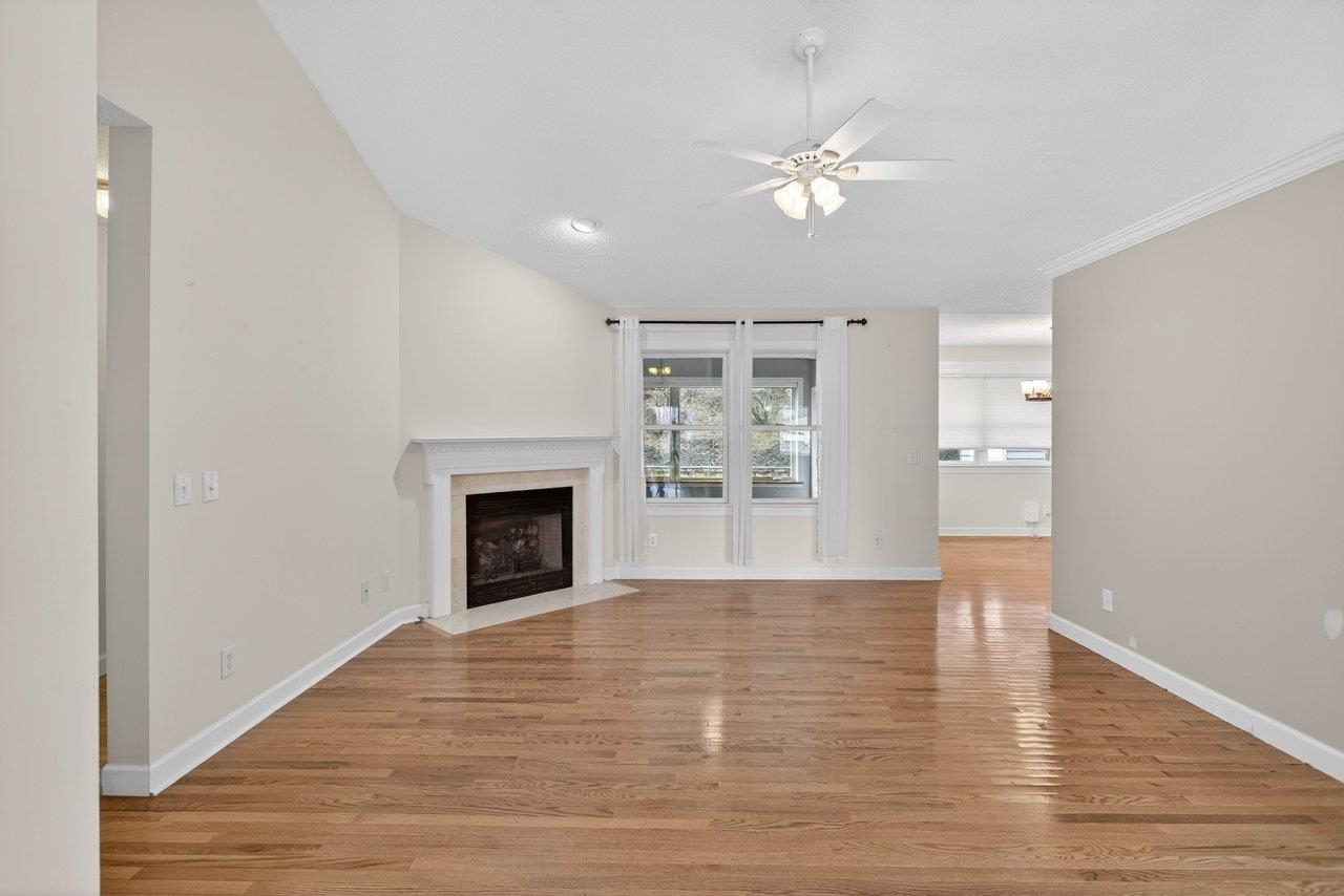 1151 DECCA DR