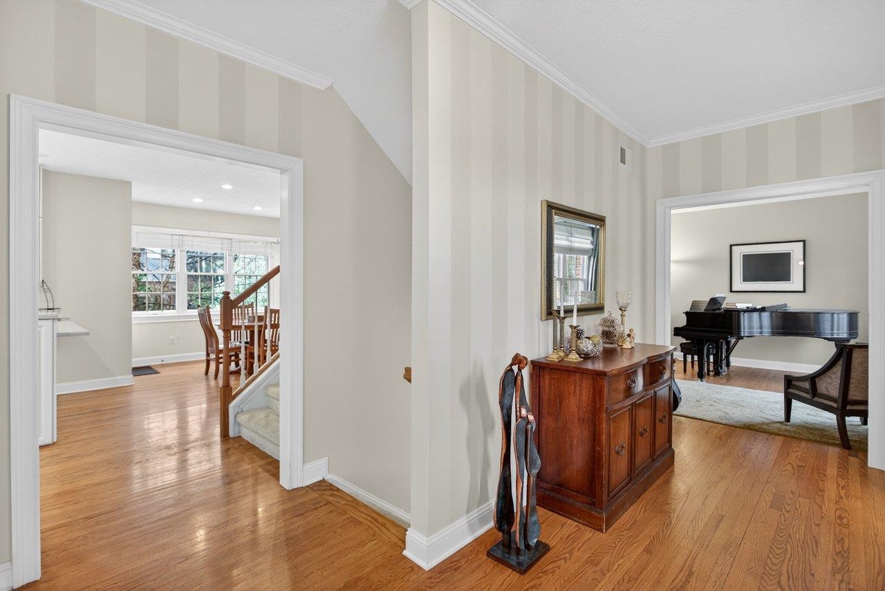 1281 KENTSHIRE DR