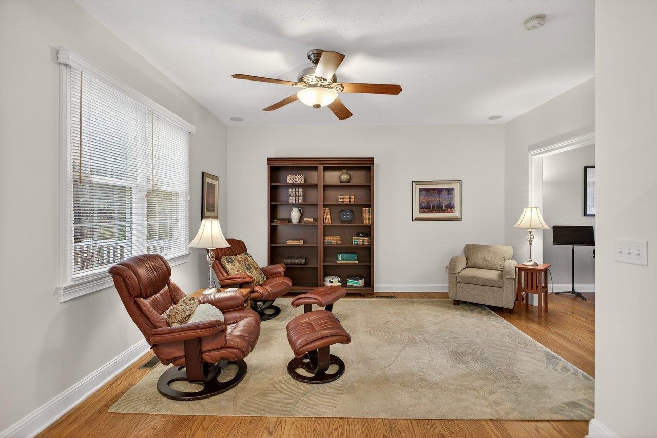 1281 KENTSHIRE DR