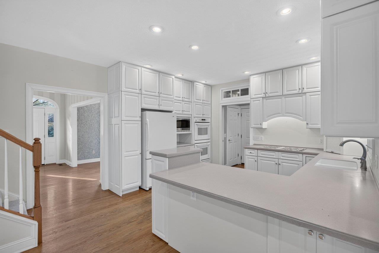 1281 KENTSHIRE DR