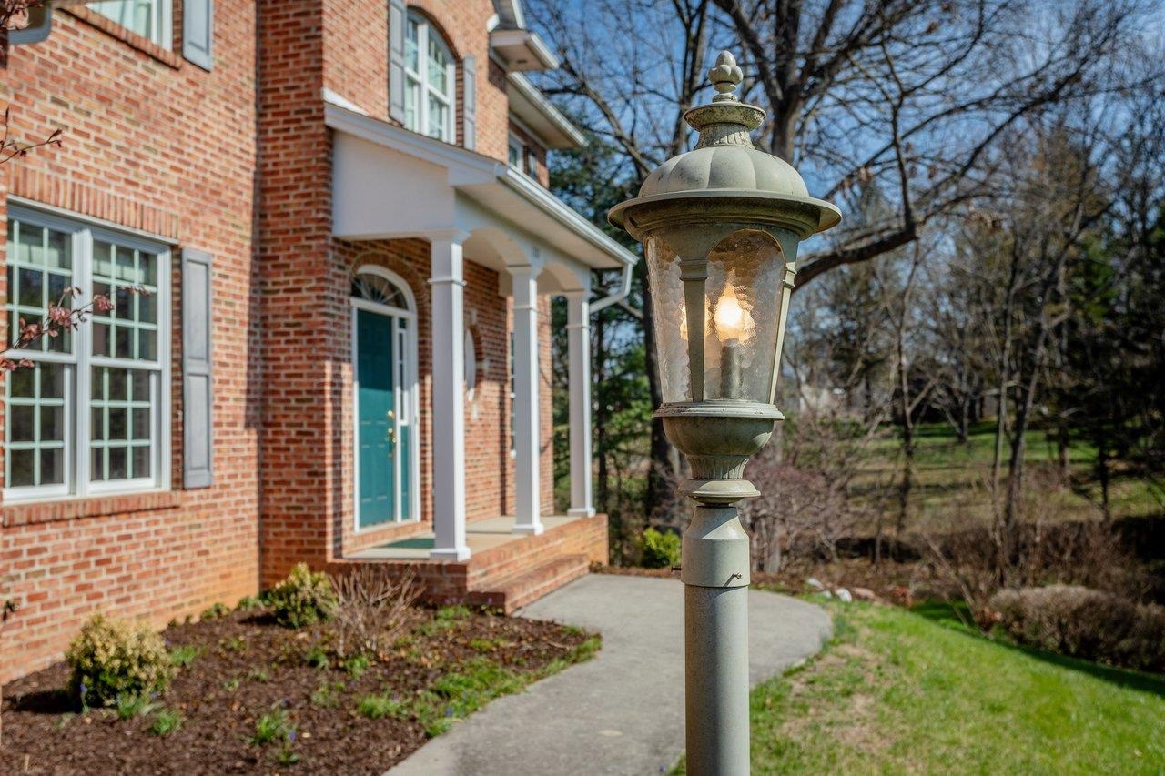 1281 KENTSHIRE DR