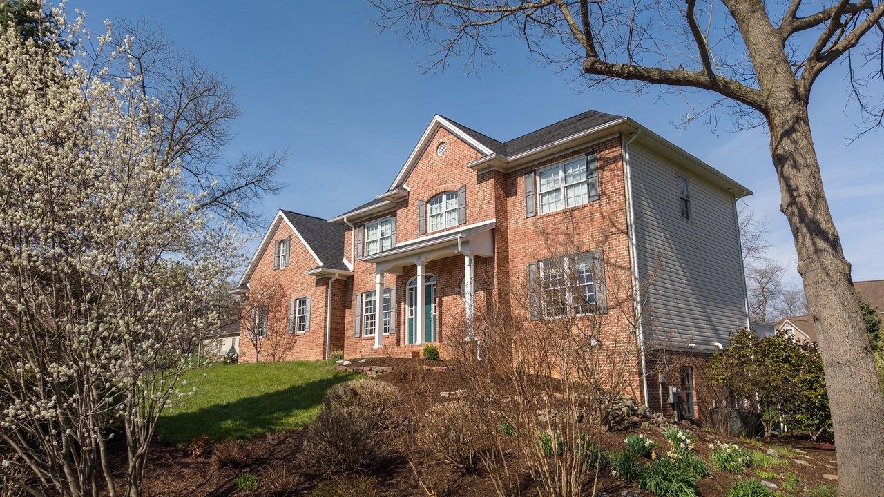 1281 KENTSHIRE DR