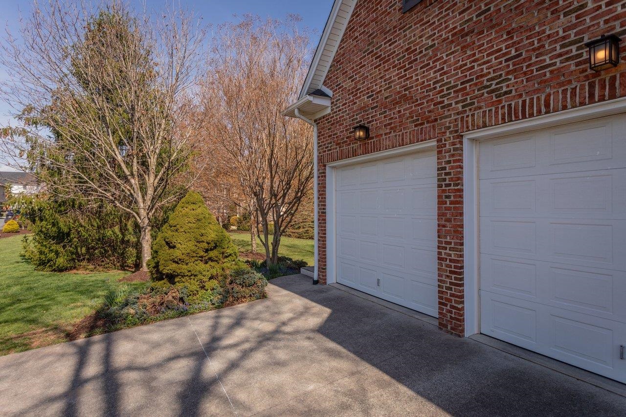 1281 KENTSHIRE DR
