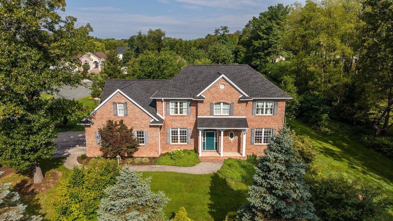 1281 KENTSHIRE DR