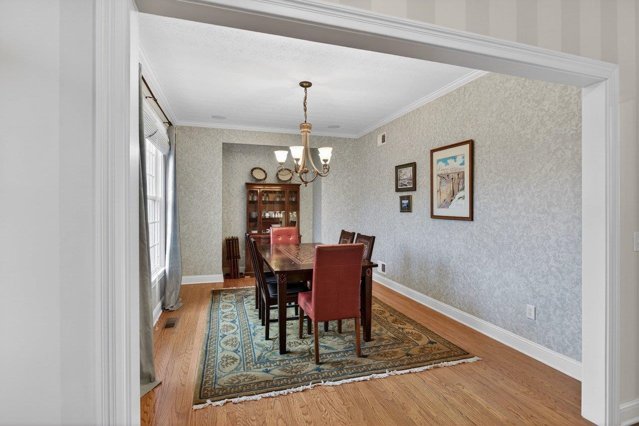 1281 KENTSHIRE DR