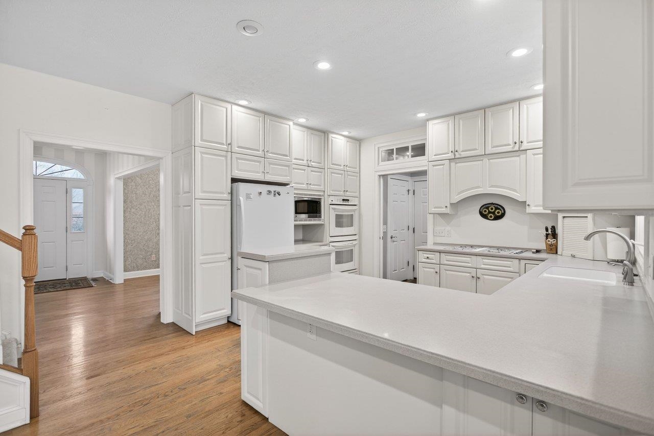 1281 KENTSHIRE DR