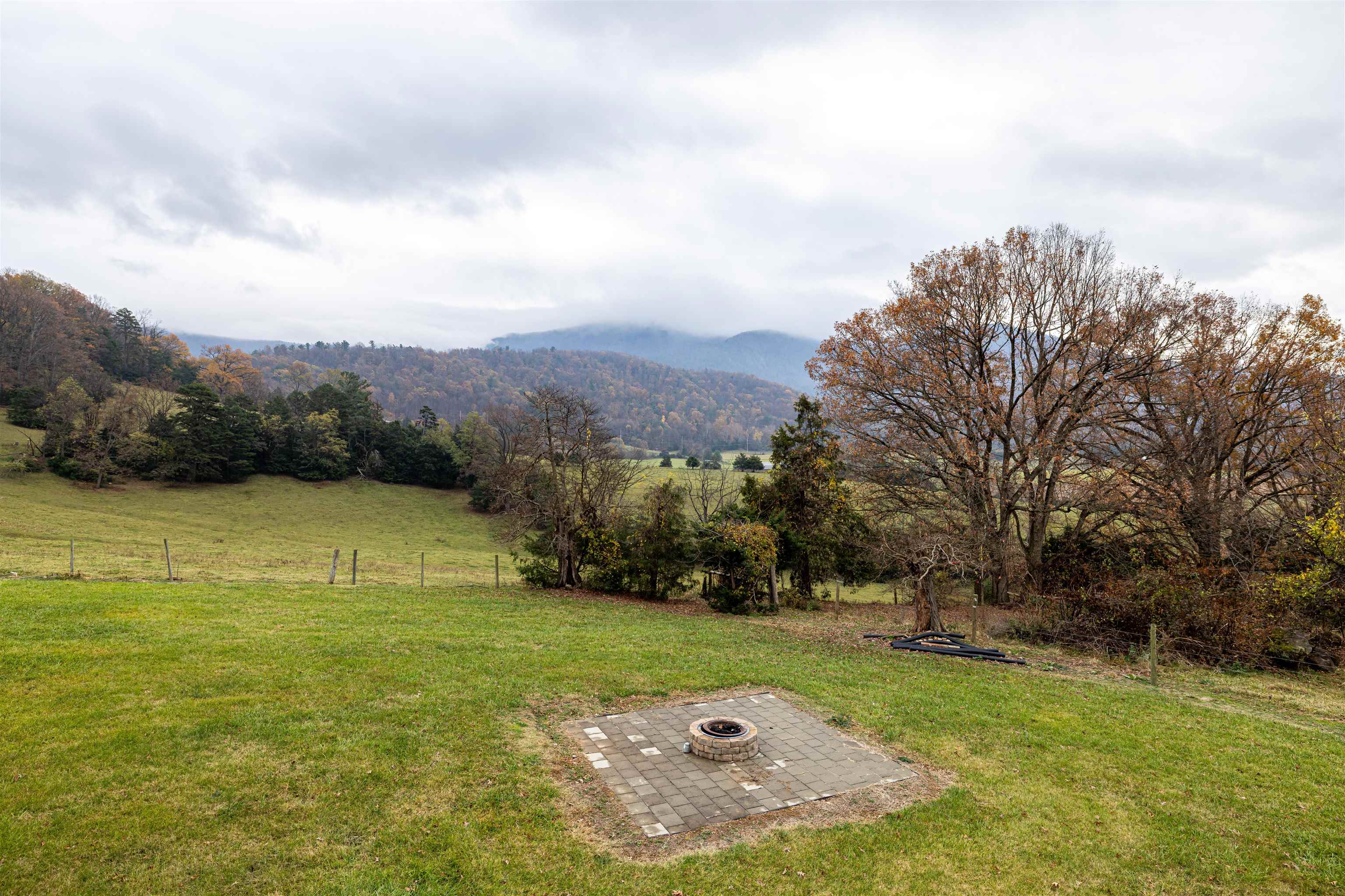 2225 & 2319 VALLEY BURG RD