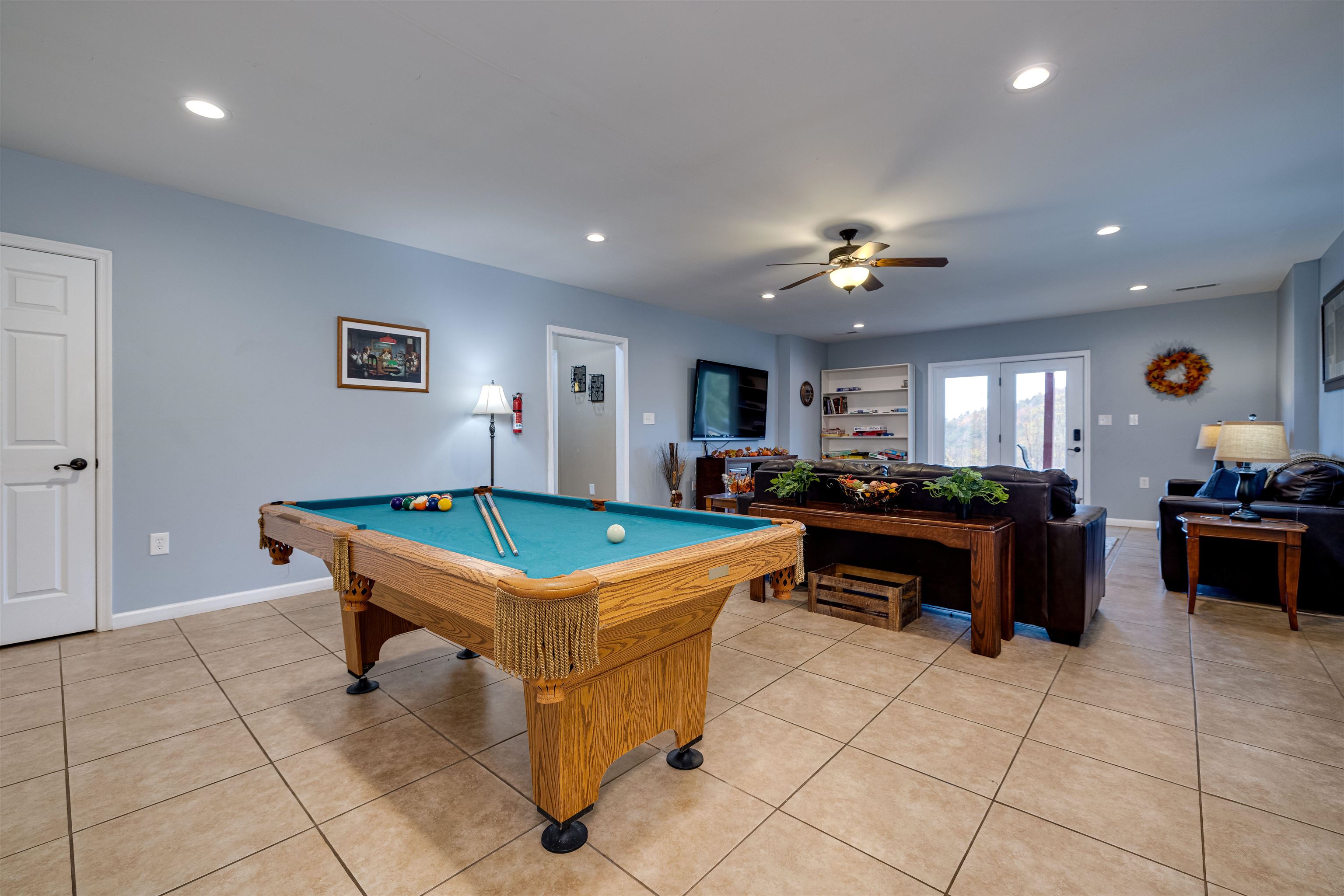 2225 & 2319 VALLEY BURG RD