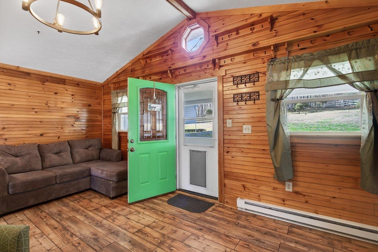 160 GALE LN