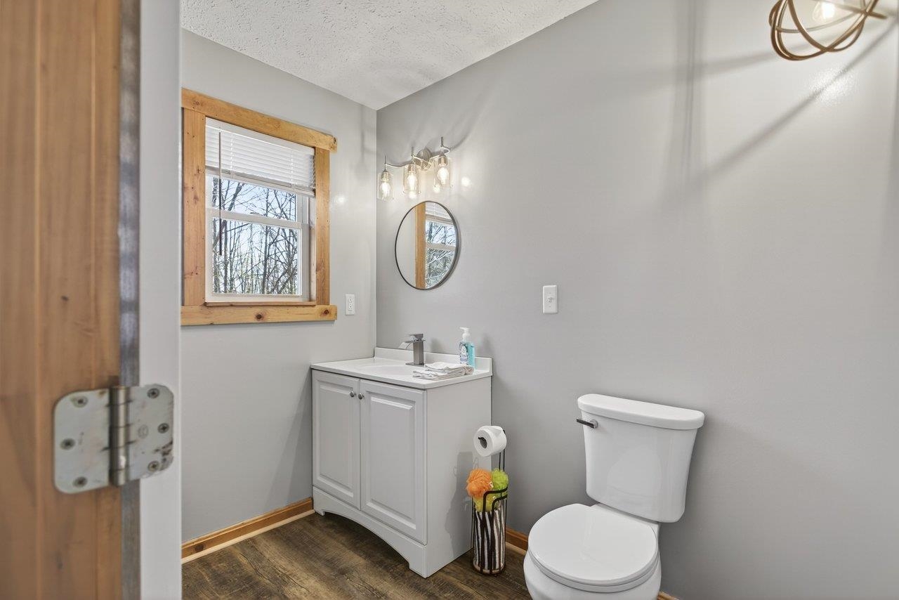 160 GALE LN