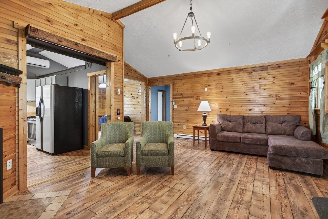 160 GALE LN