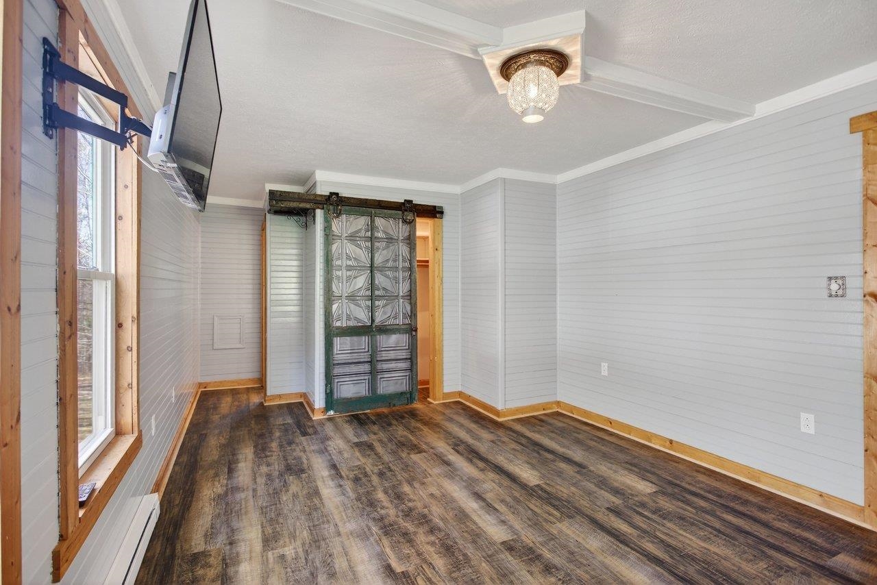 160 GALE LN