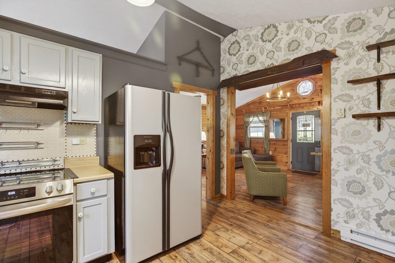 160 GALE LN