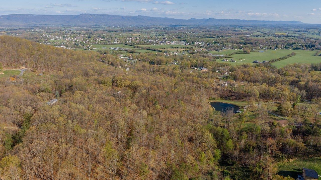 160 GALE LN
