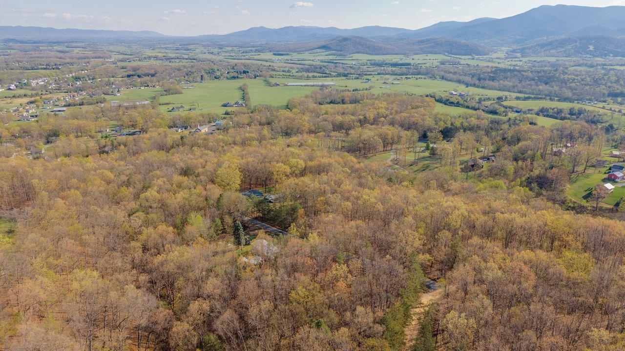 160 GALE LN