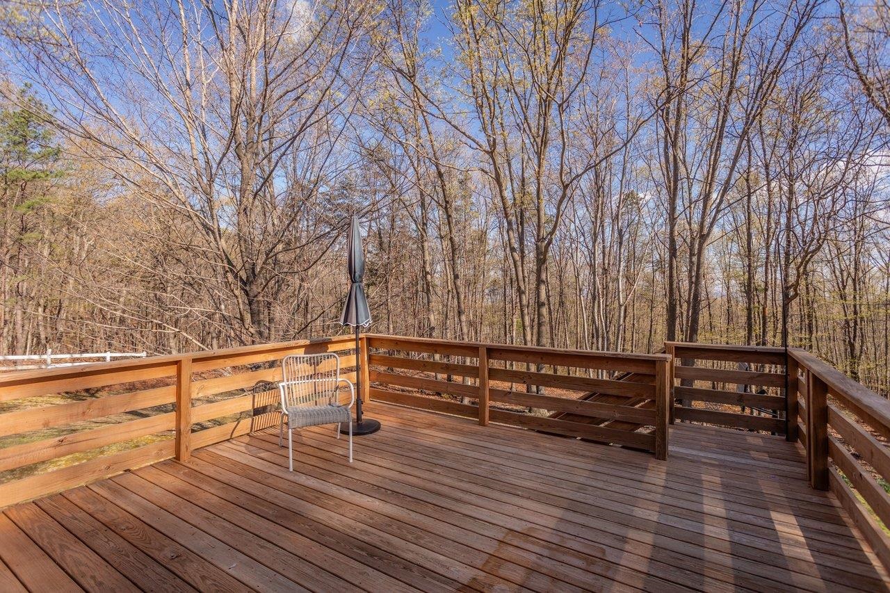 160 GALE LN