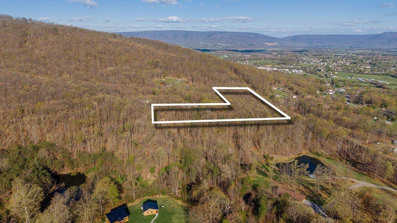 160 GALE LN