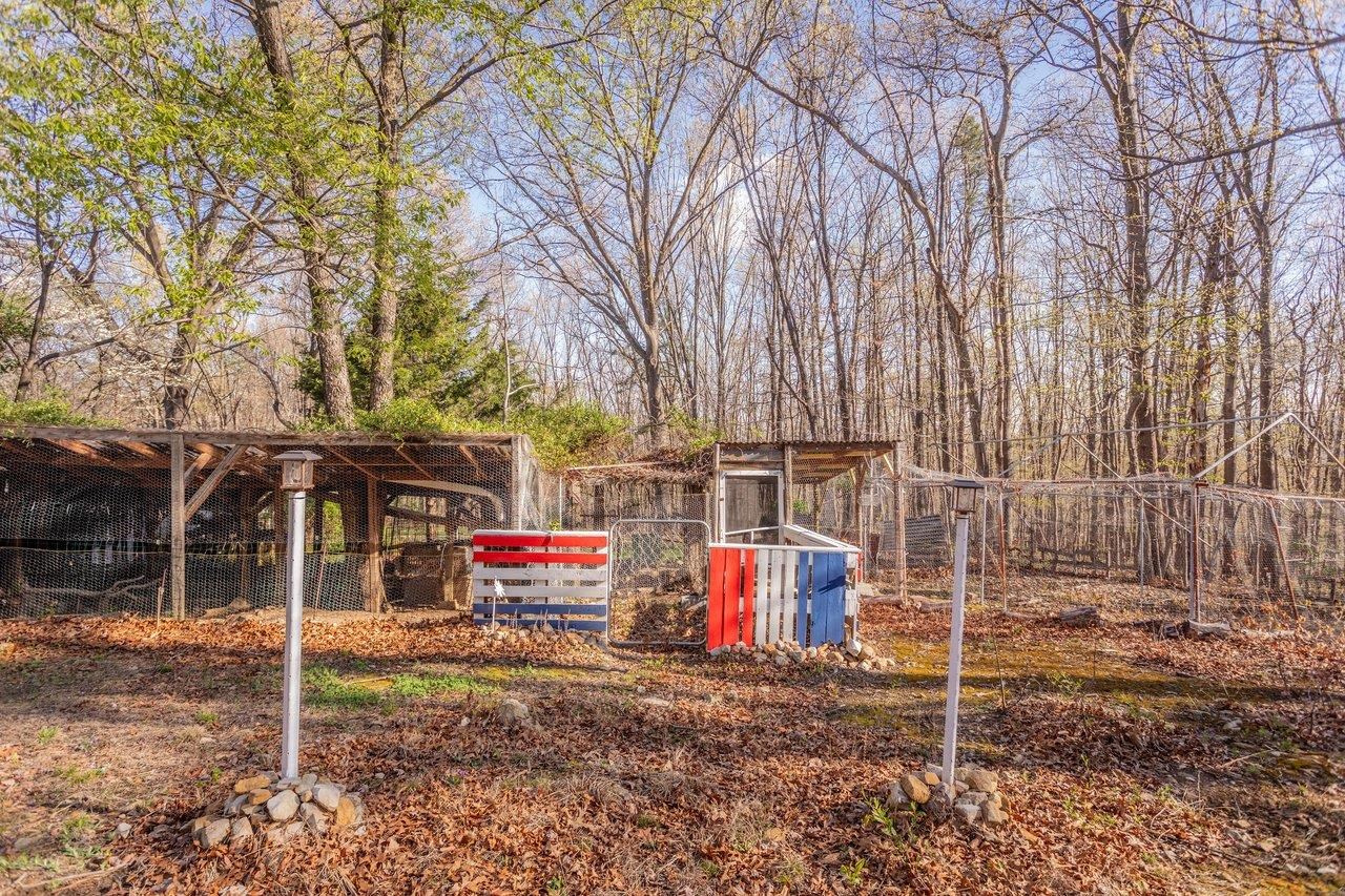 160 GALE LN