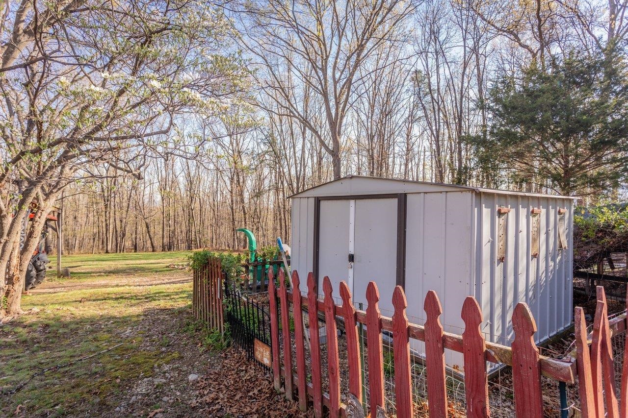 160 GALE LN