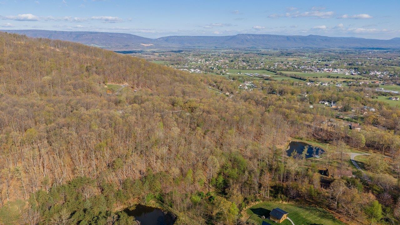 160 GALE LN
