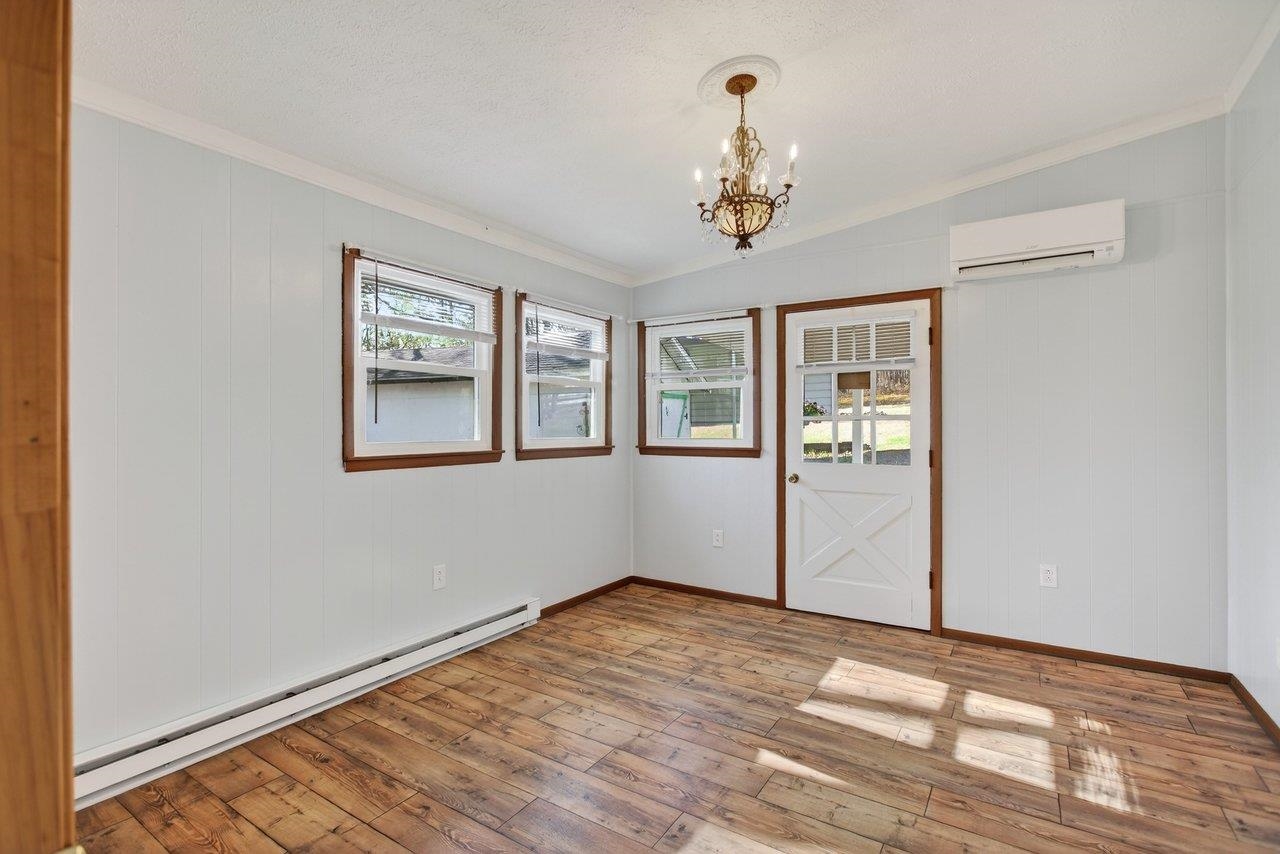 160 GALE LN