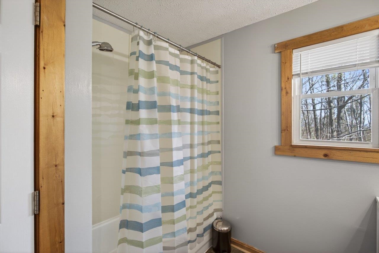 160 GALE LN