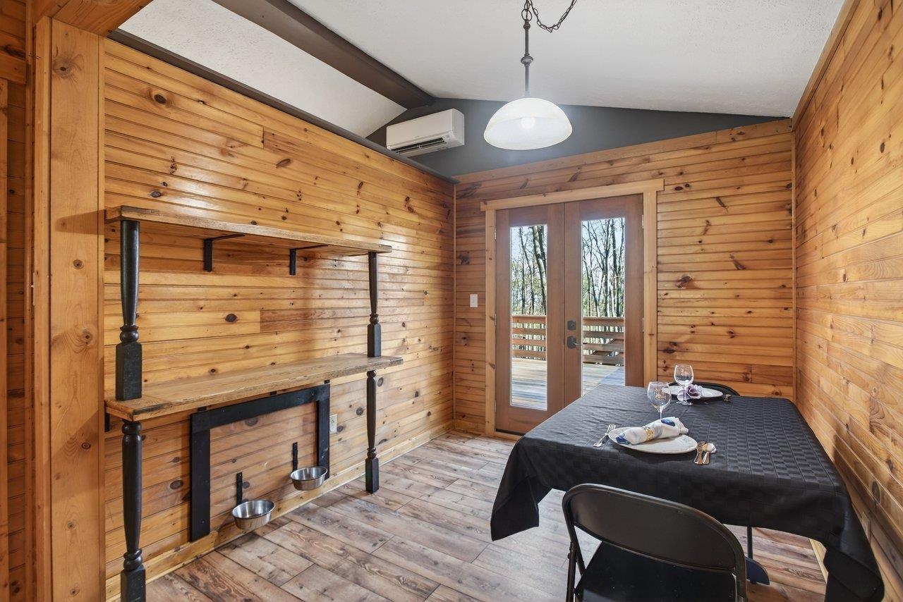 160 GALE LN