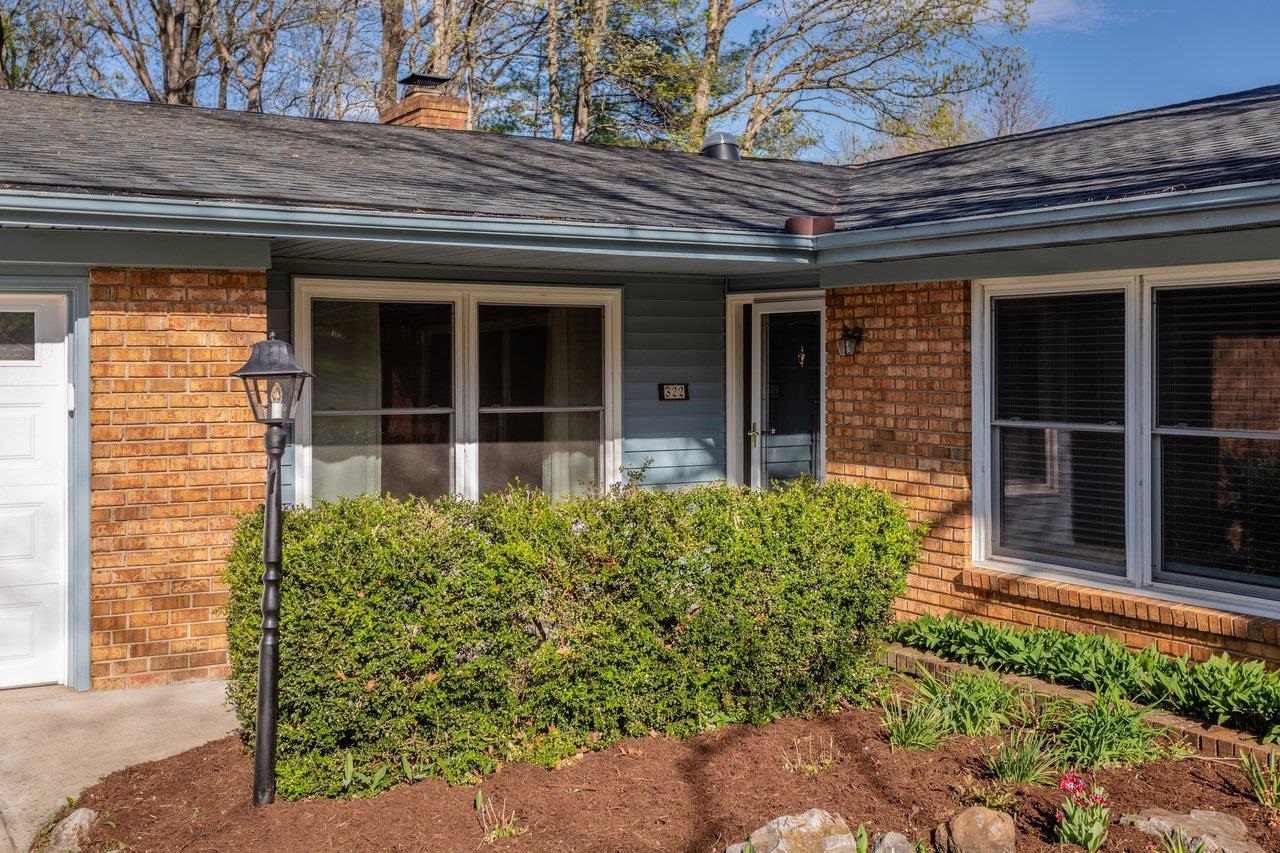 322 ERICKSON AVE