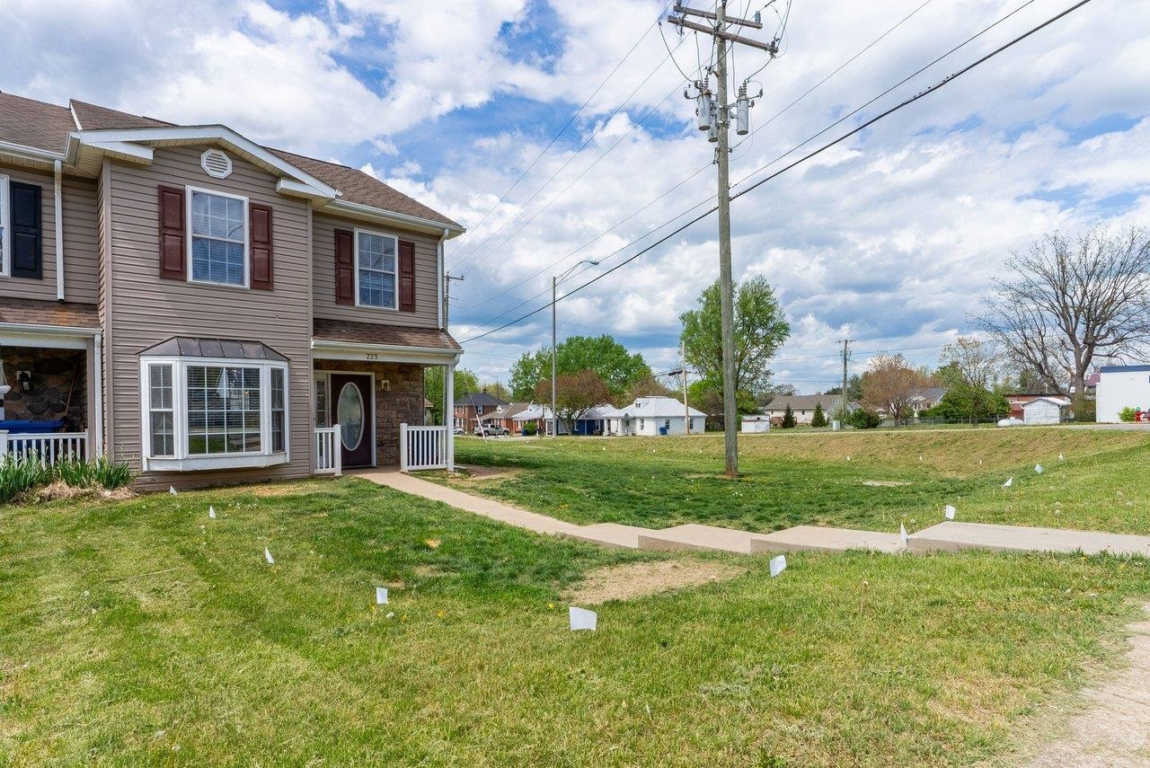 223 ASPEN AVE
