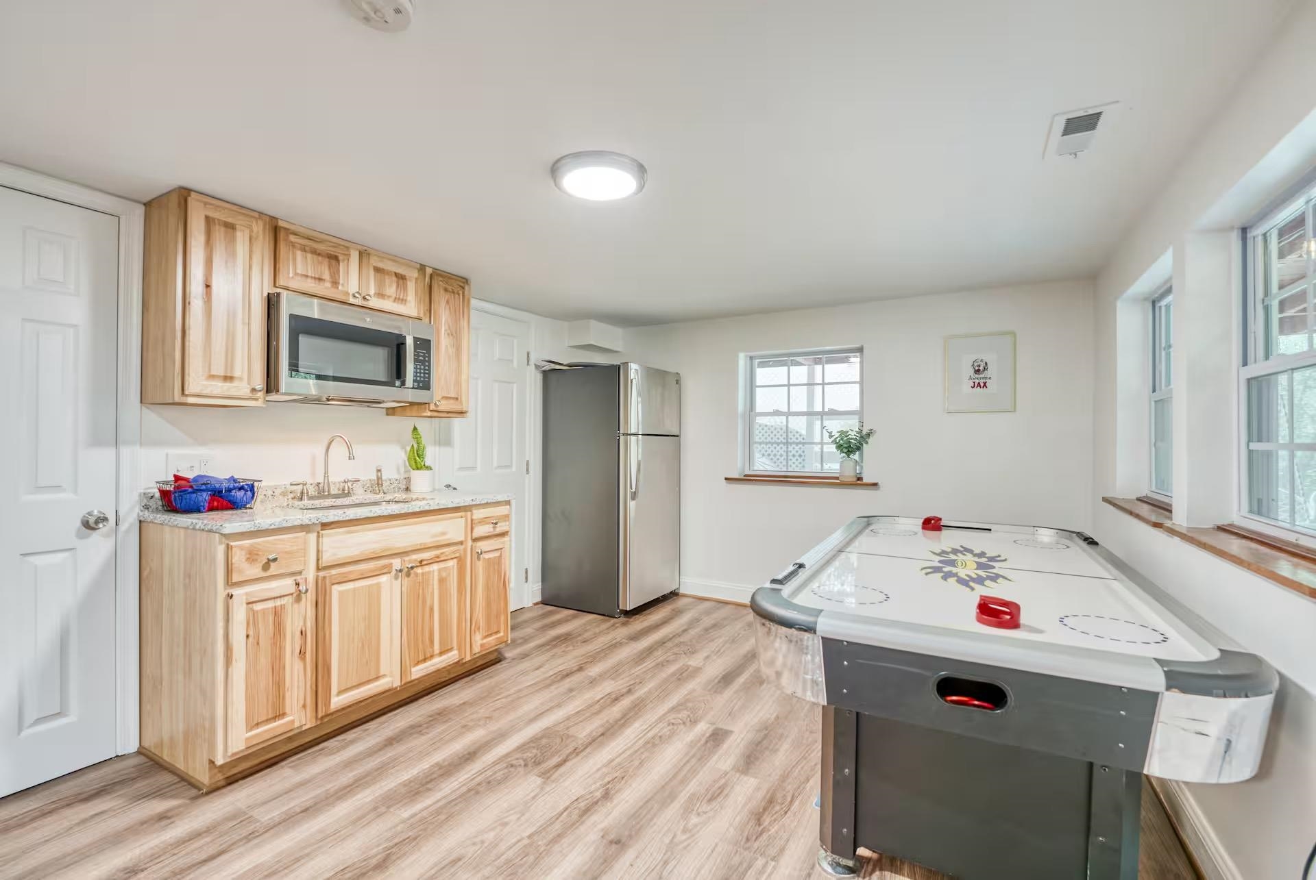 218 N VIEW DR