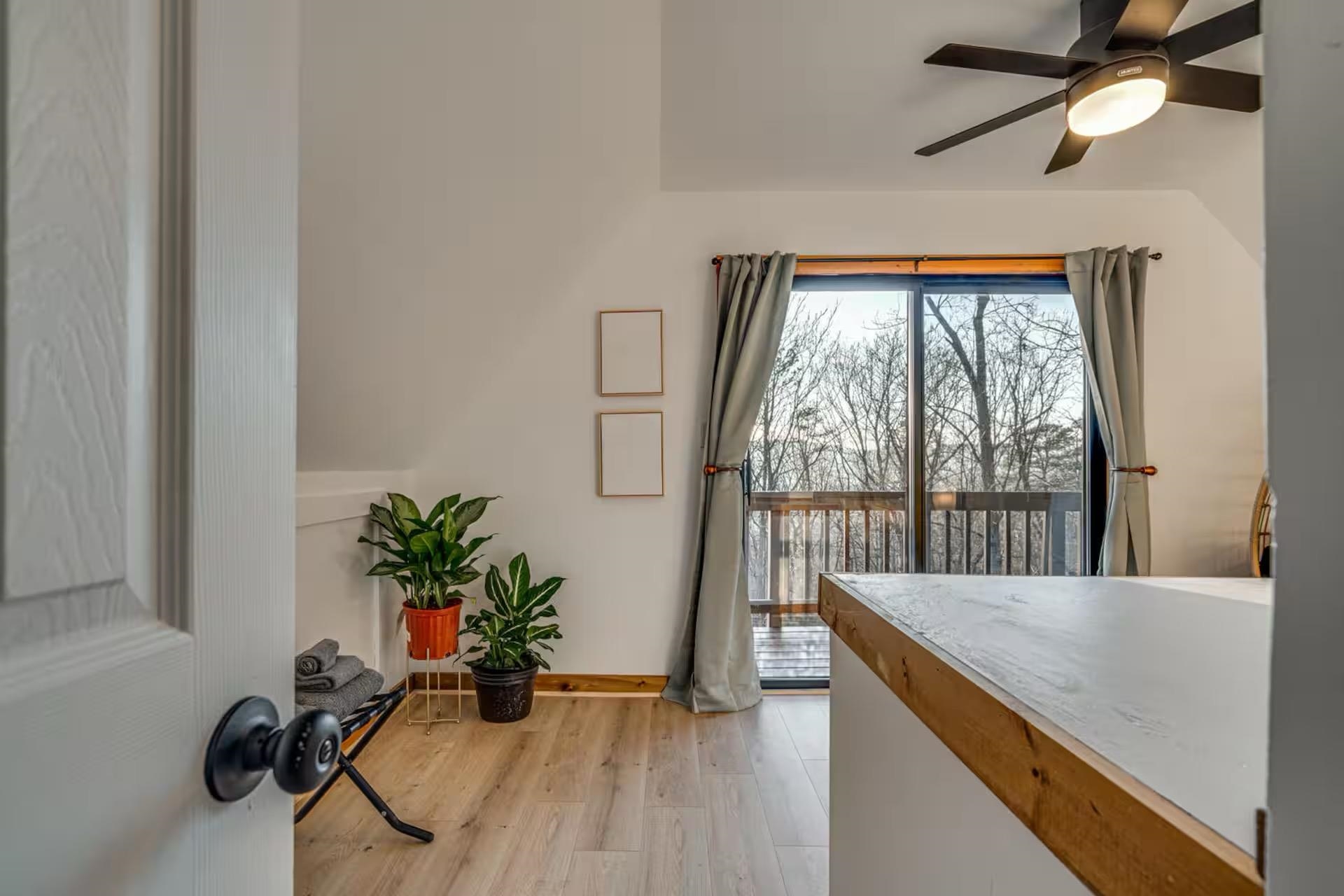 218 N VIEW DR