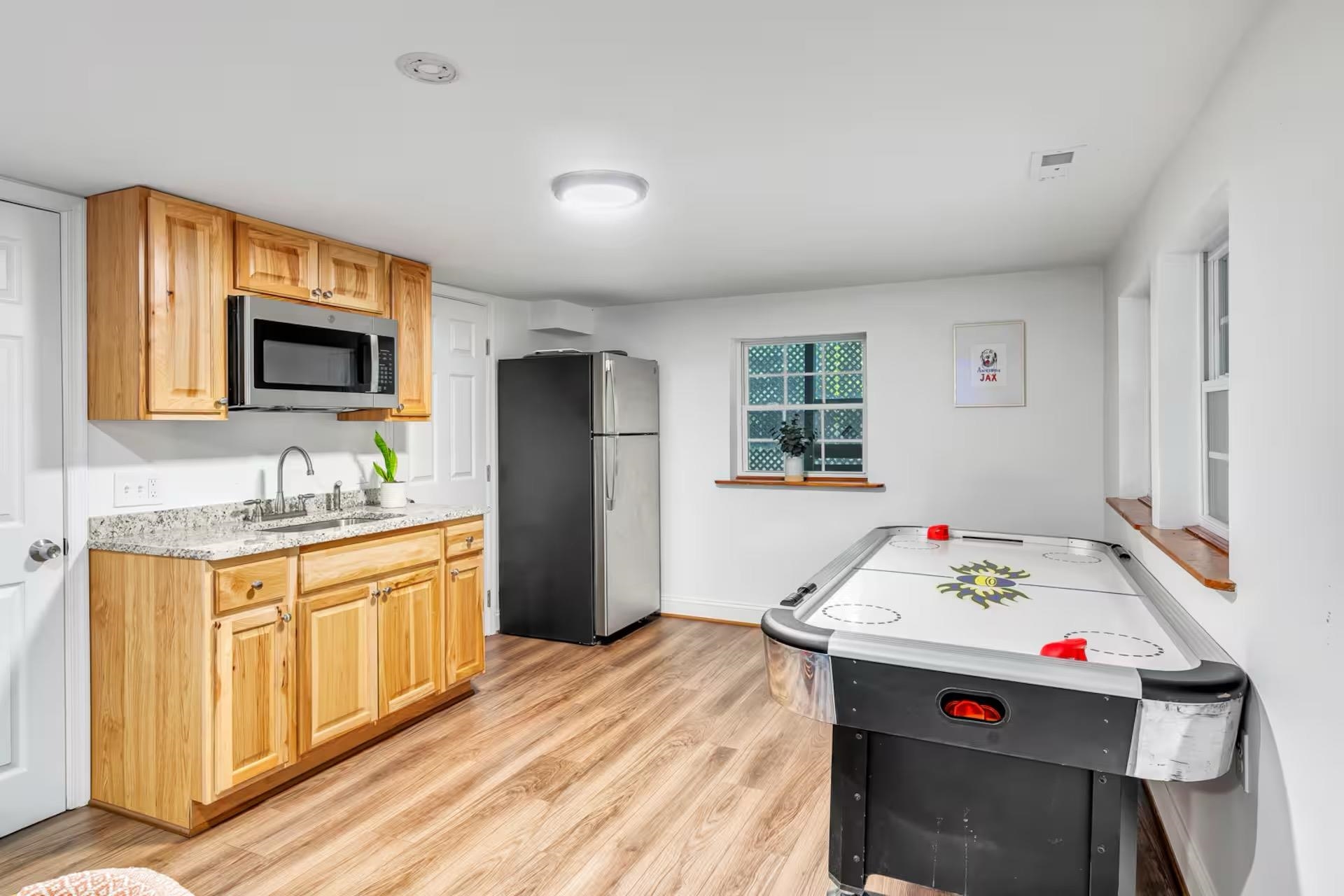 218 N VIEW DR