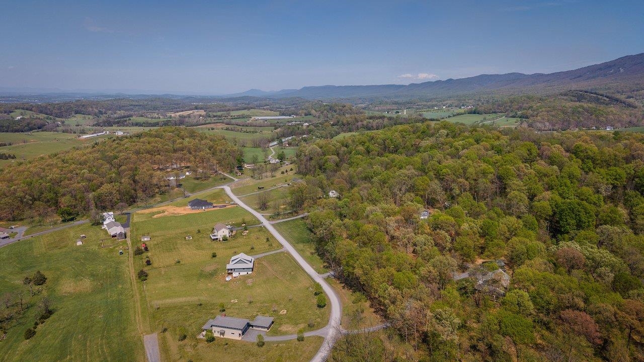 5266 FOOTHILLS LN
