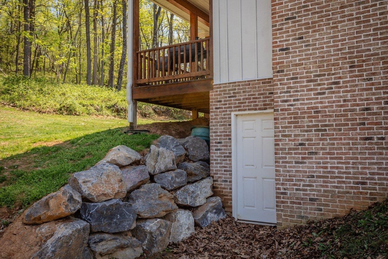 5266 FOOTHILLS LN