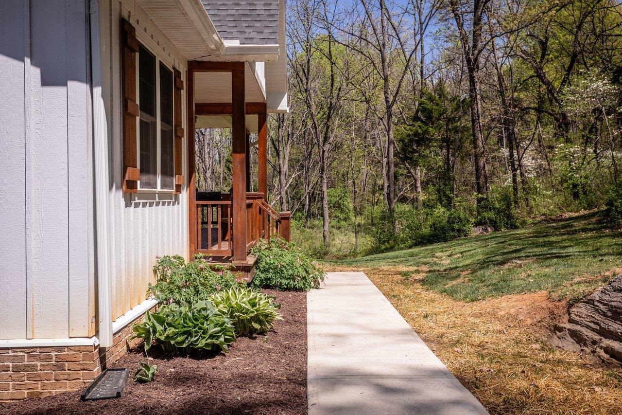 5266 FOOTHILLS LN