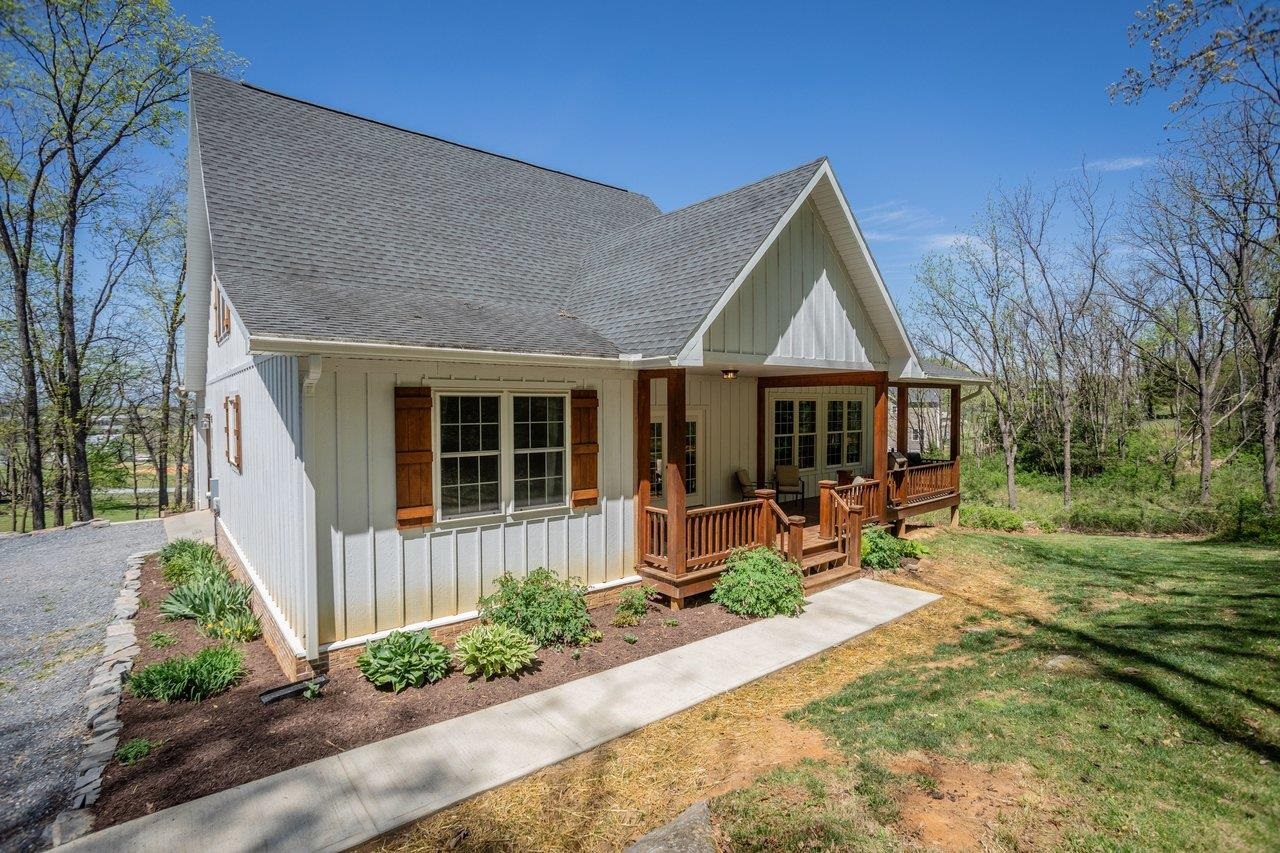 5266 FOOTHILLS LN
