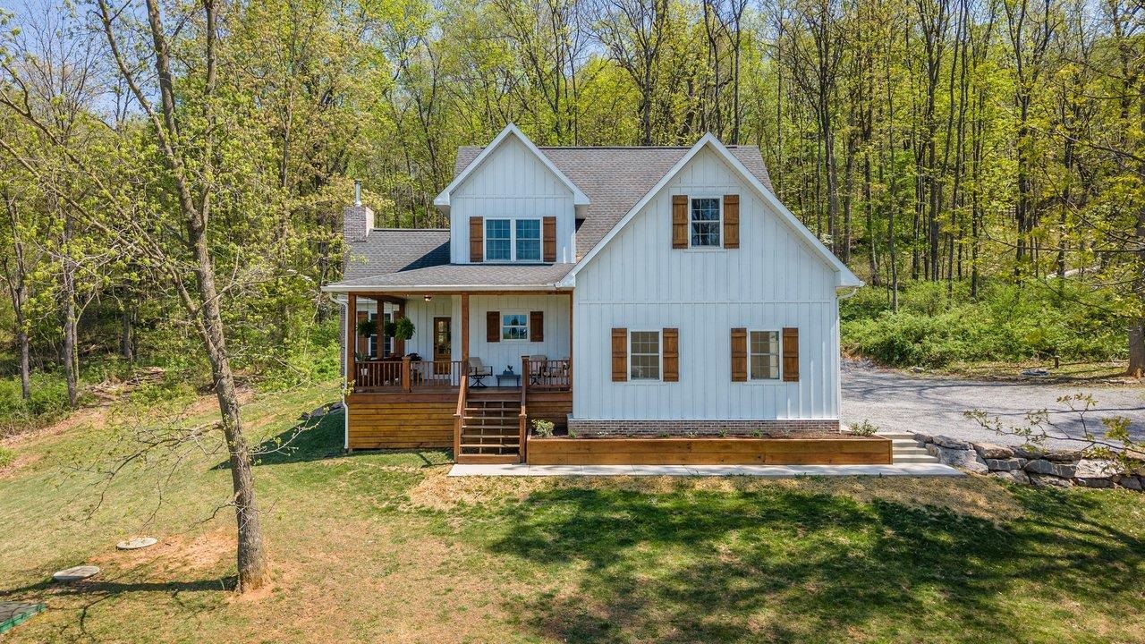 5266 FOOTHILLS LN