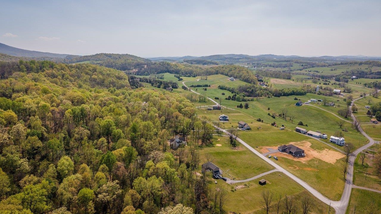 5266 FOOTHILLS LN
