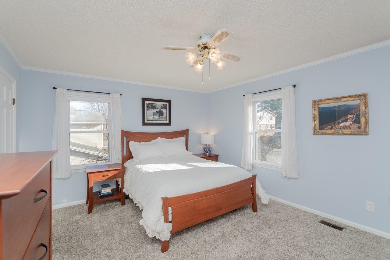 25 EMERY ST