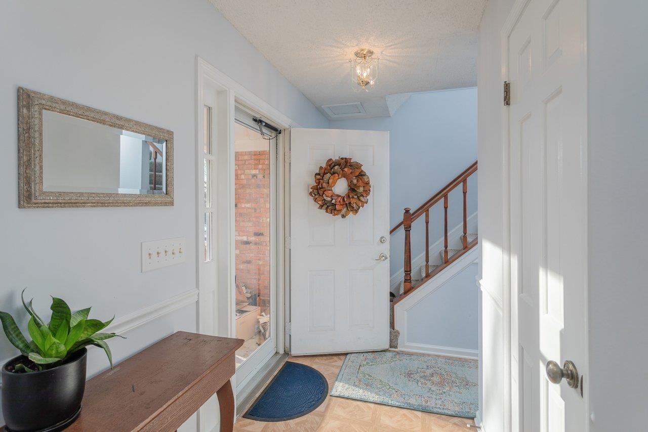 25 EMERY ST