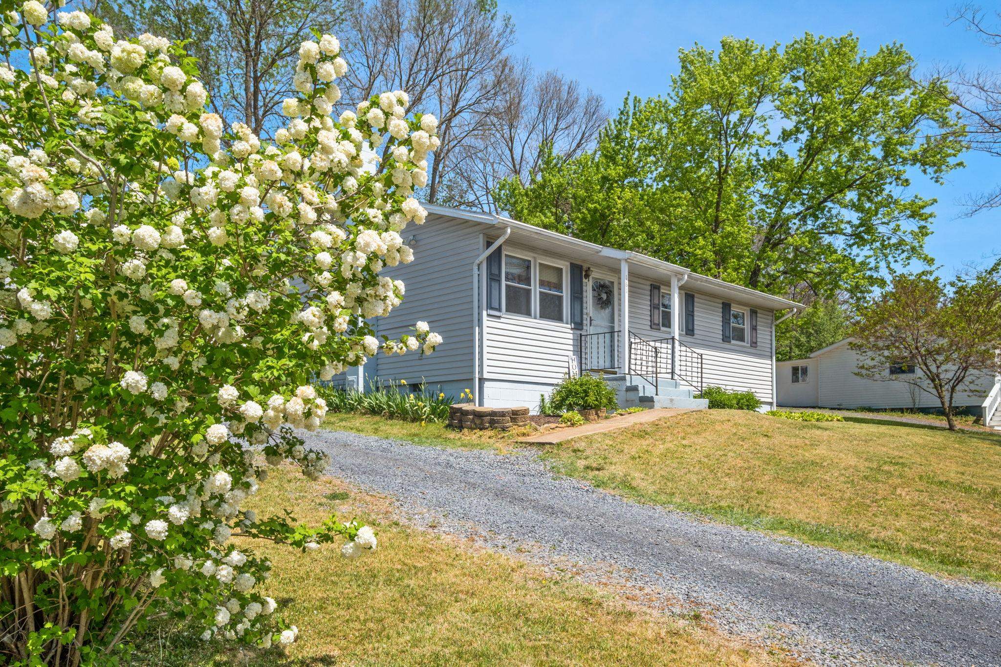 161 E RIVERSIDE DR