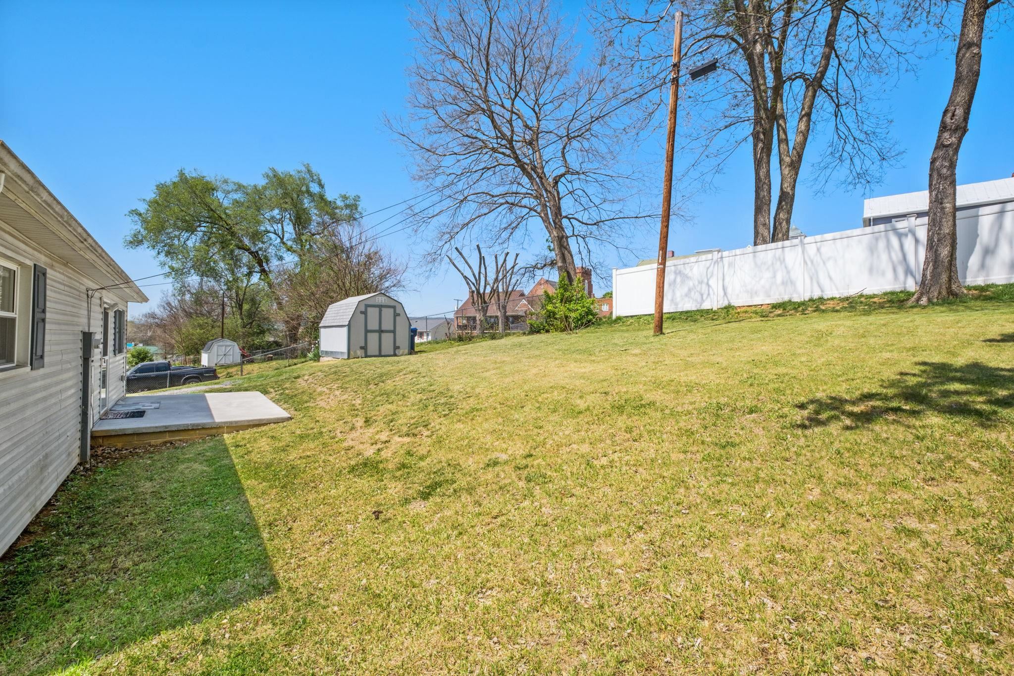 161 E RIVERSIDE DR