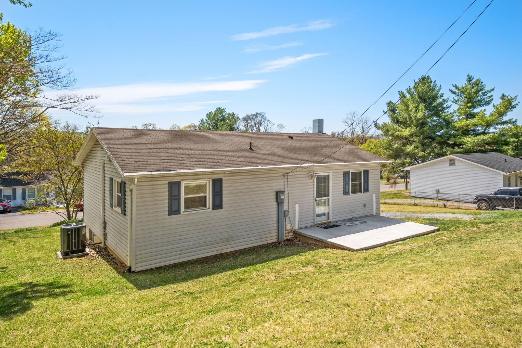 161 E RIVERSIDE DR