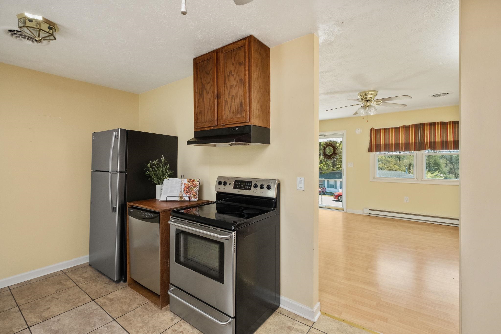 161 E RIVERSIDE DR