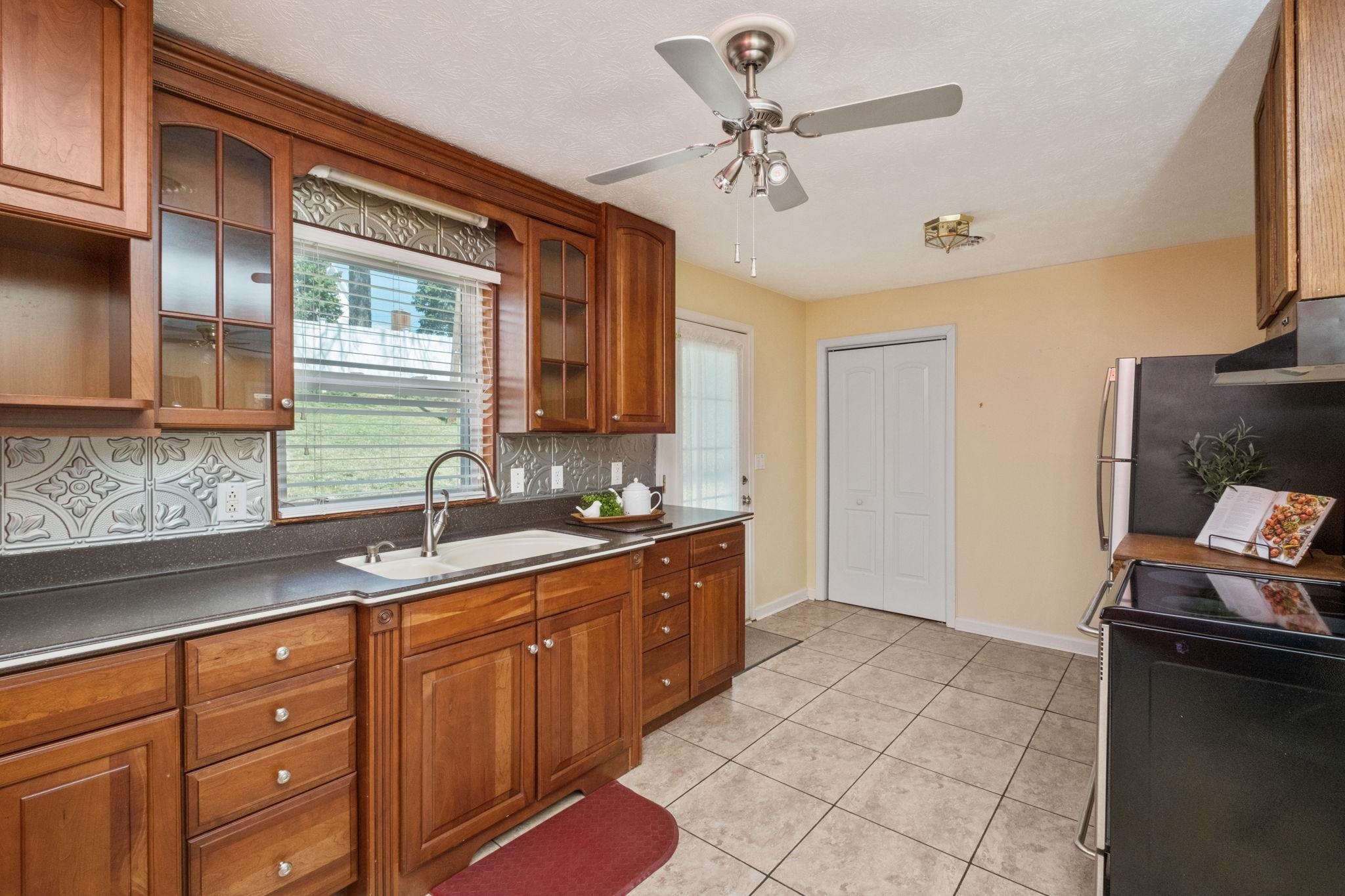 161 E RIVERSIDE DR