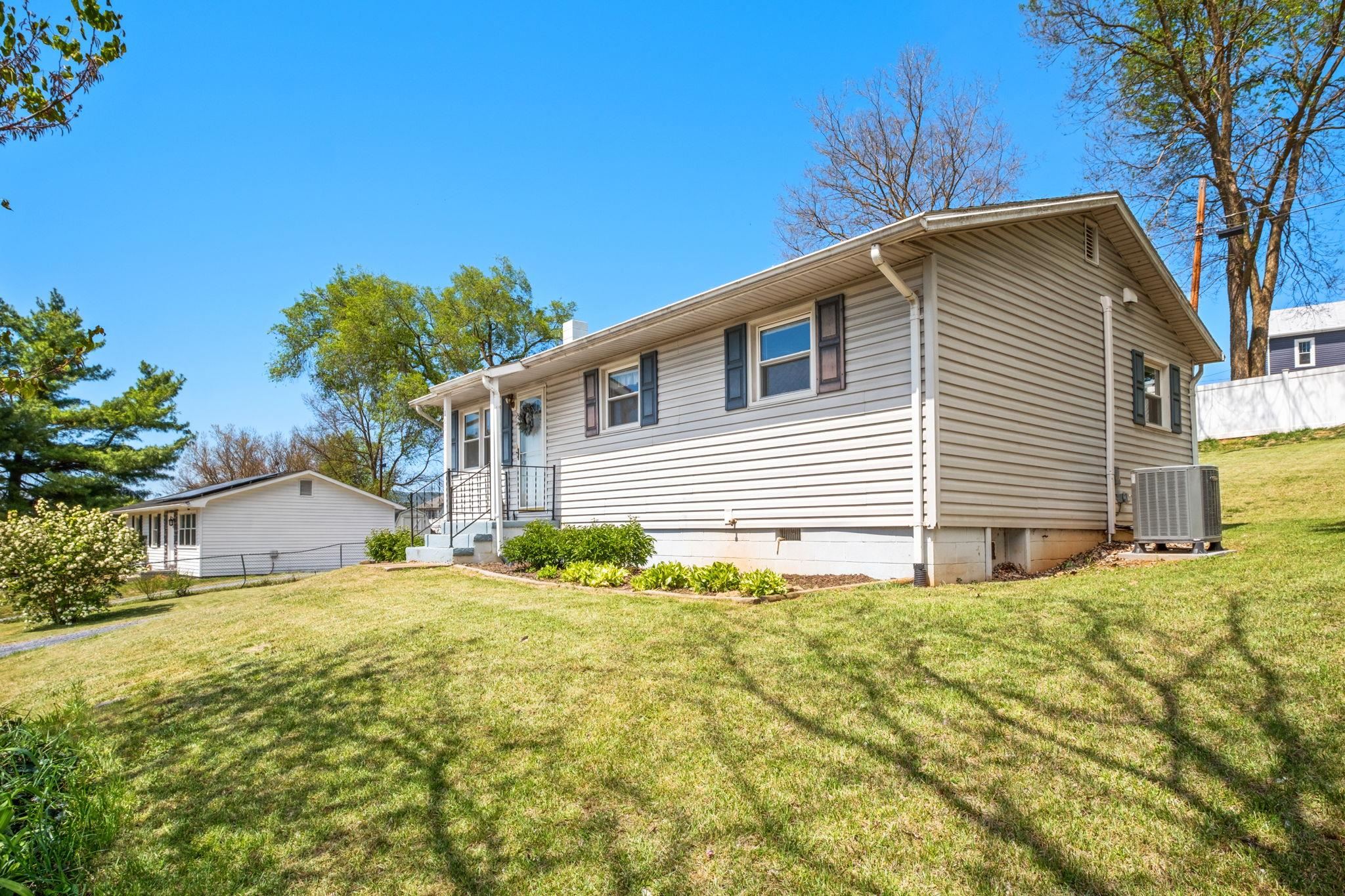 161 E RIVERSIDE DR